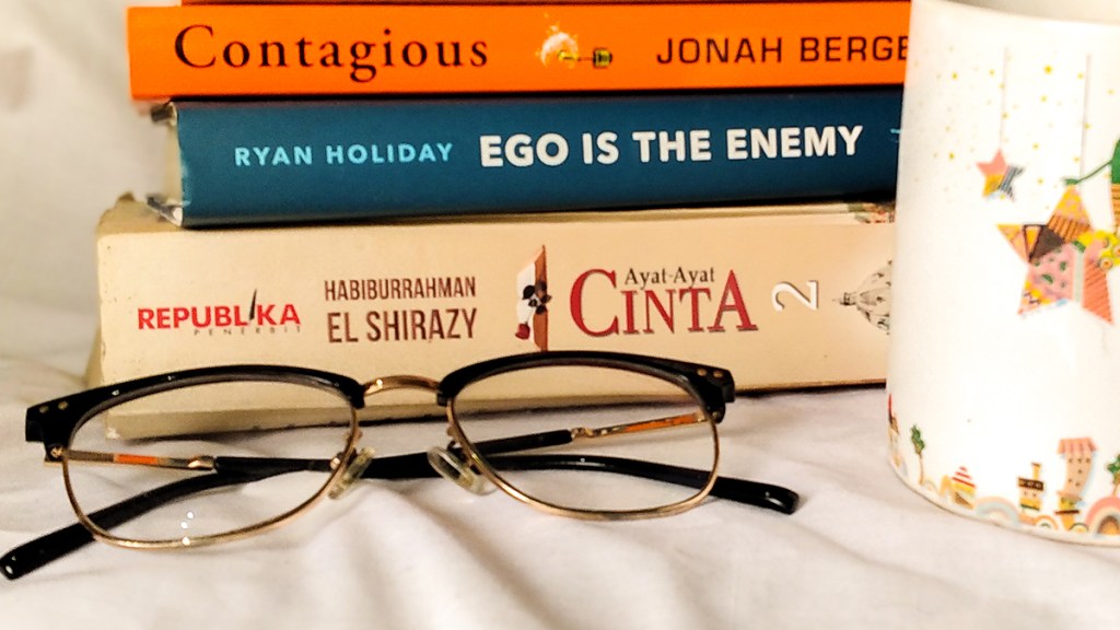 HOW TO TAKE A GOOD PICTURES OF BOOKS AT HOME USING PHONE